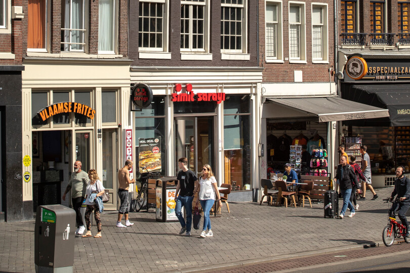 Vano-Amsterdam_Damrak_2000x1500_5